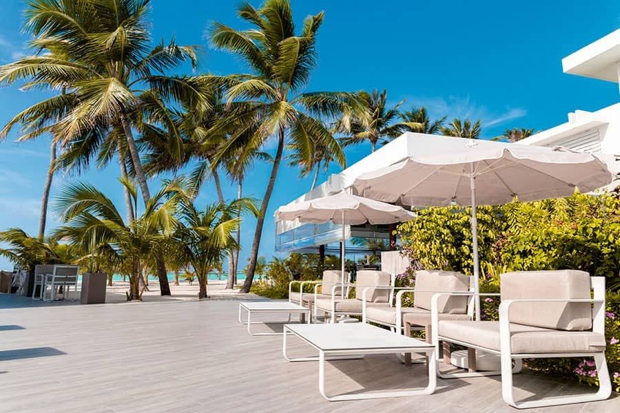 Swimming pool area at Hotel Riu Palace Maldivas