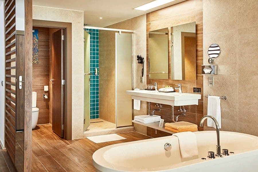 Guest room at Hotel Riu Palace Maldivas