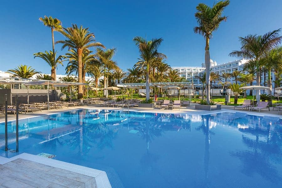 Swimming pool at Hotel Riu Palace Maspalomas