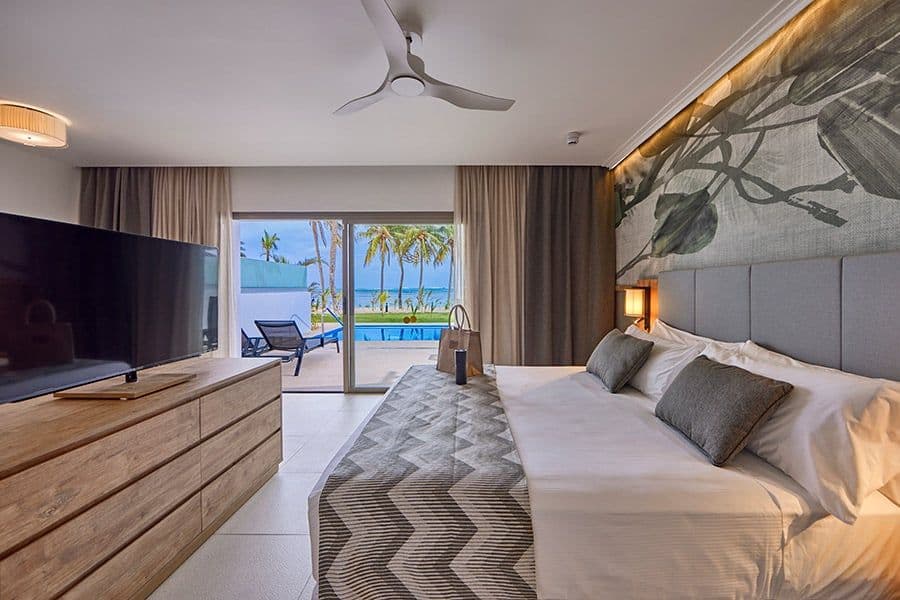 Guest room at Hotel Riu Palace Mauritius