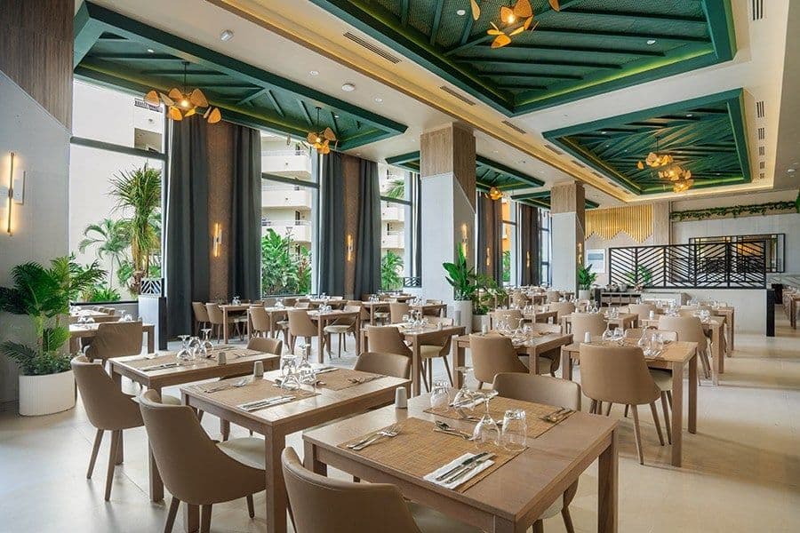 Restaurant at Hotel Riu Palace Pacifico