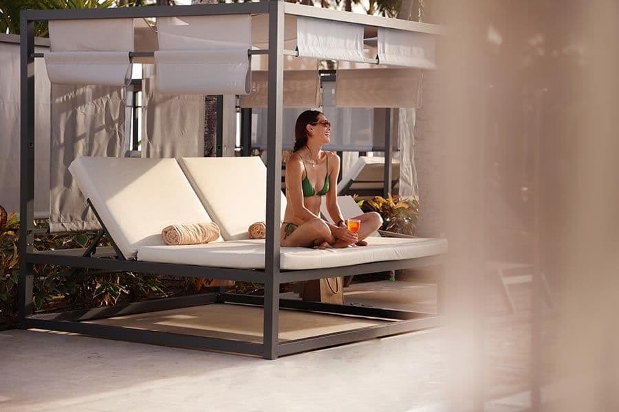 Swimming pool area at Hotel Riu Palace Swahili