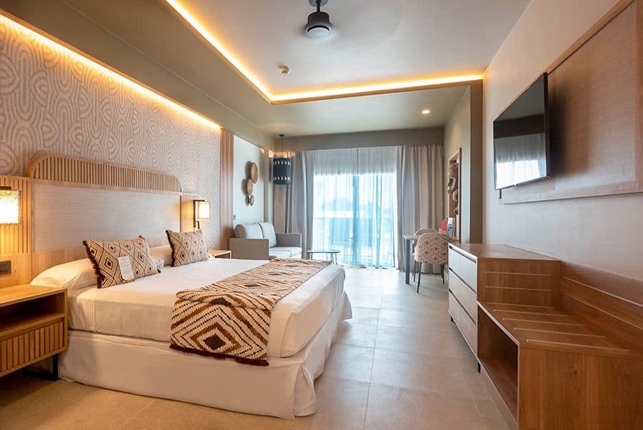 Guest room at Hotel Riu Palace Swahili