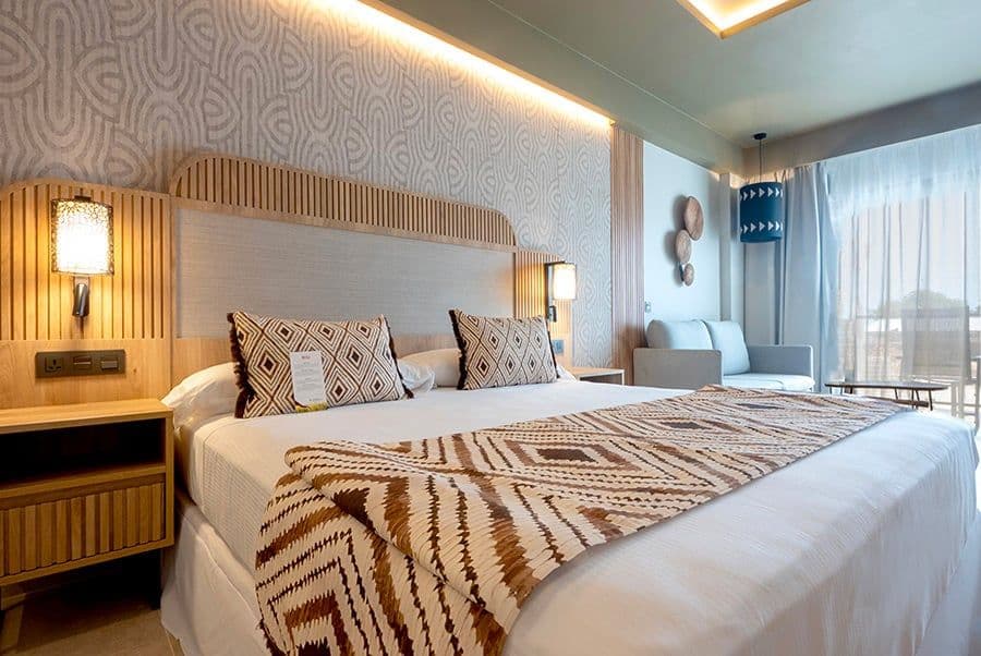 Guest room at Hotel Riu Palace Swahili
