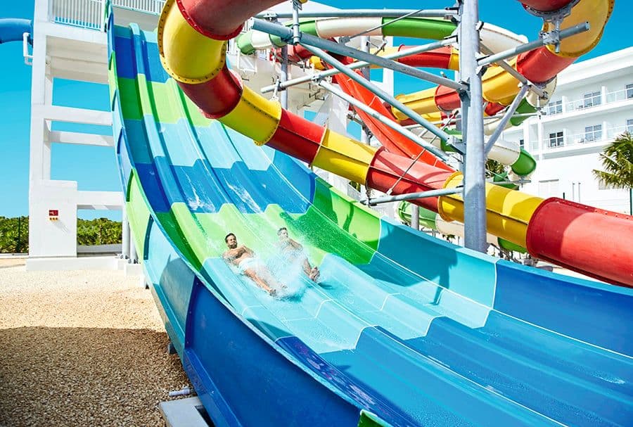Swimming pool area at Hotel Riu Republica