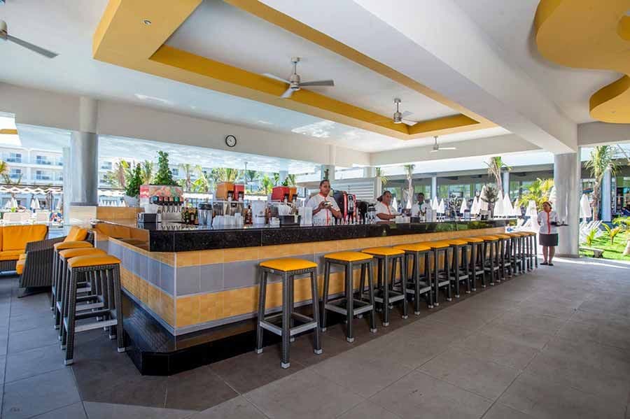 Swimming pool area at Hotel Riu Republica