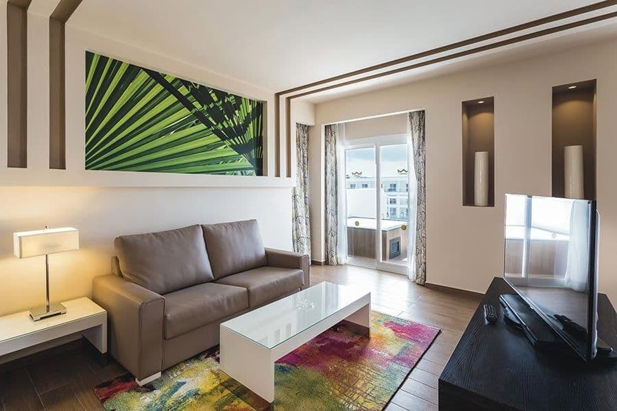 Guest room at Hotel Riu Republica