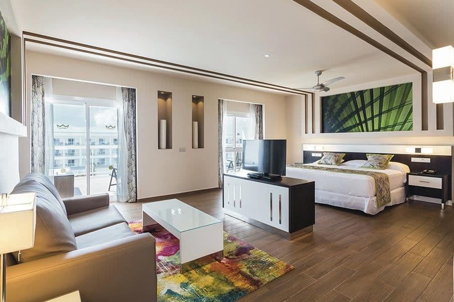 Guest room at Hotel Riu Republica