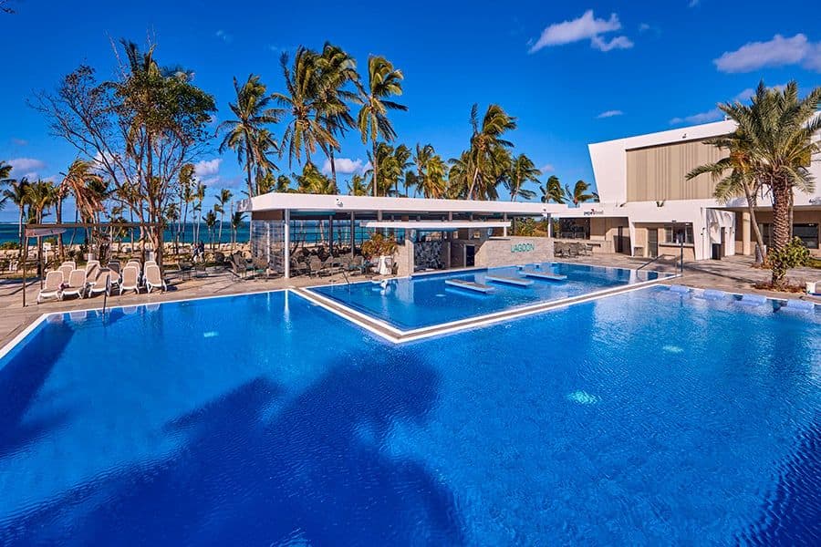 Swimming pool area at Hotel Riu Turquoise