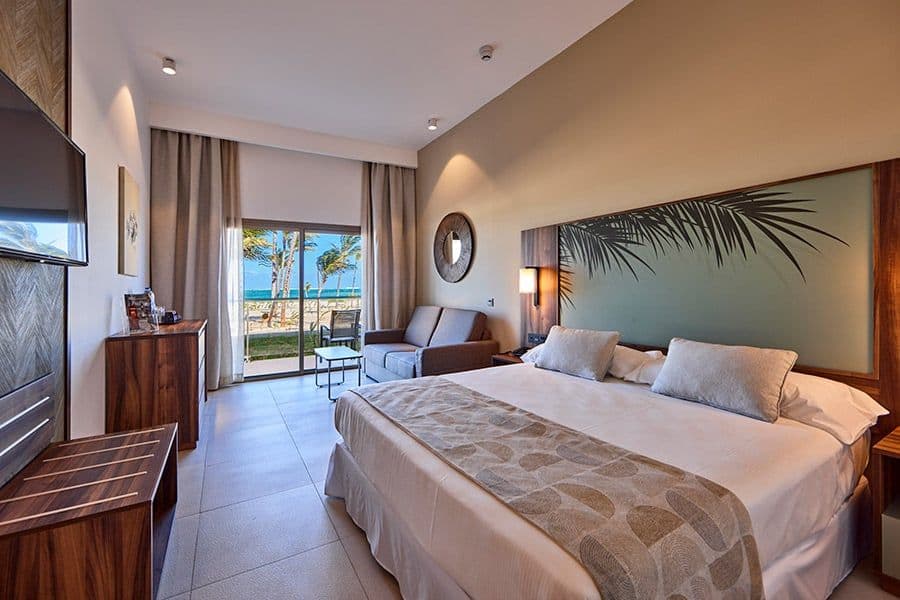 Guest room at Hotel Riu Turquoise