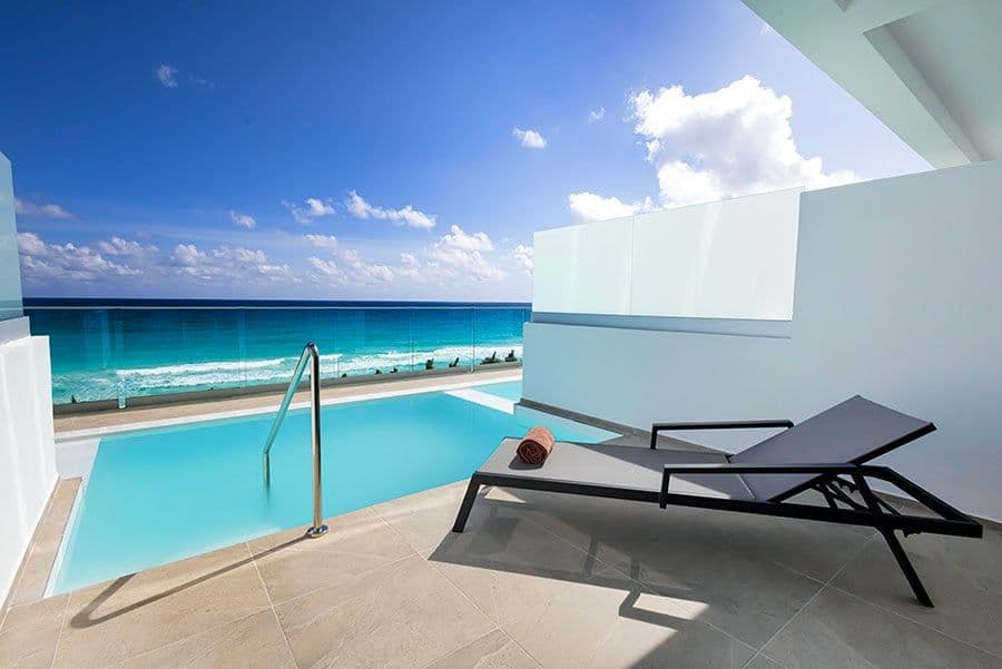 Guest room at Hotel Riu Ventura