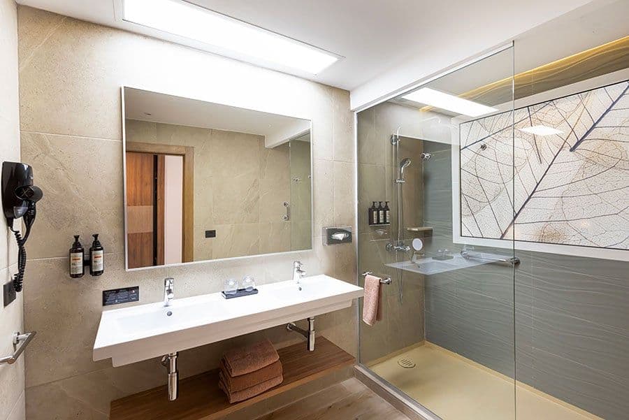 Guest room at Hotel Riu Ventura