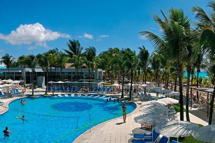 Hotel Riu Yucatan Pools