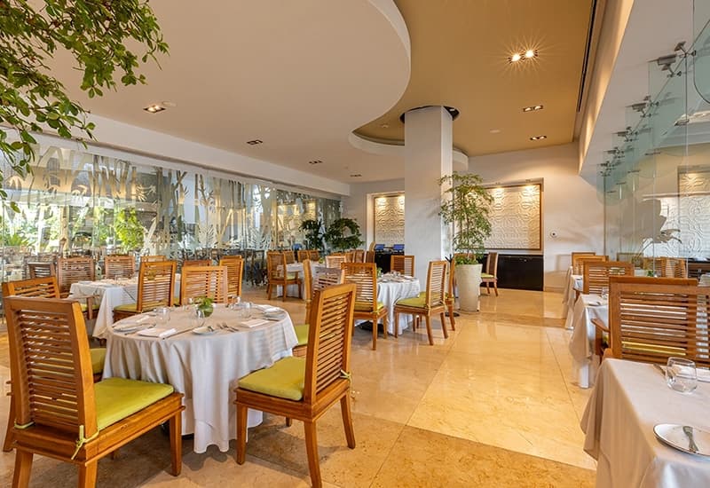 Omaggio gourmet buffet restaurant at Marival Distinct