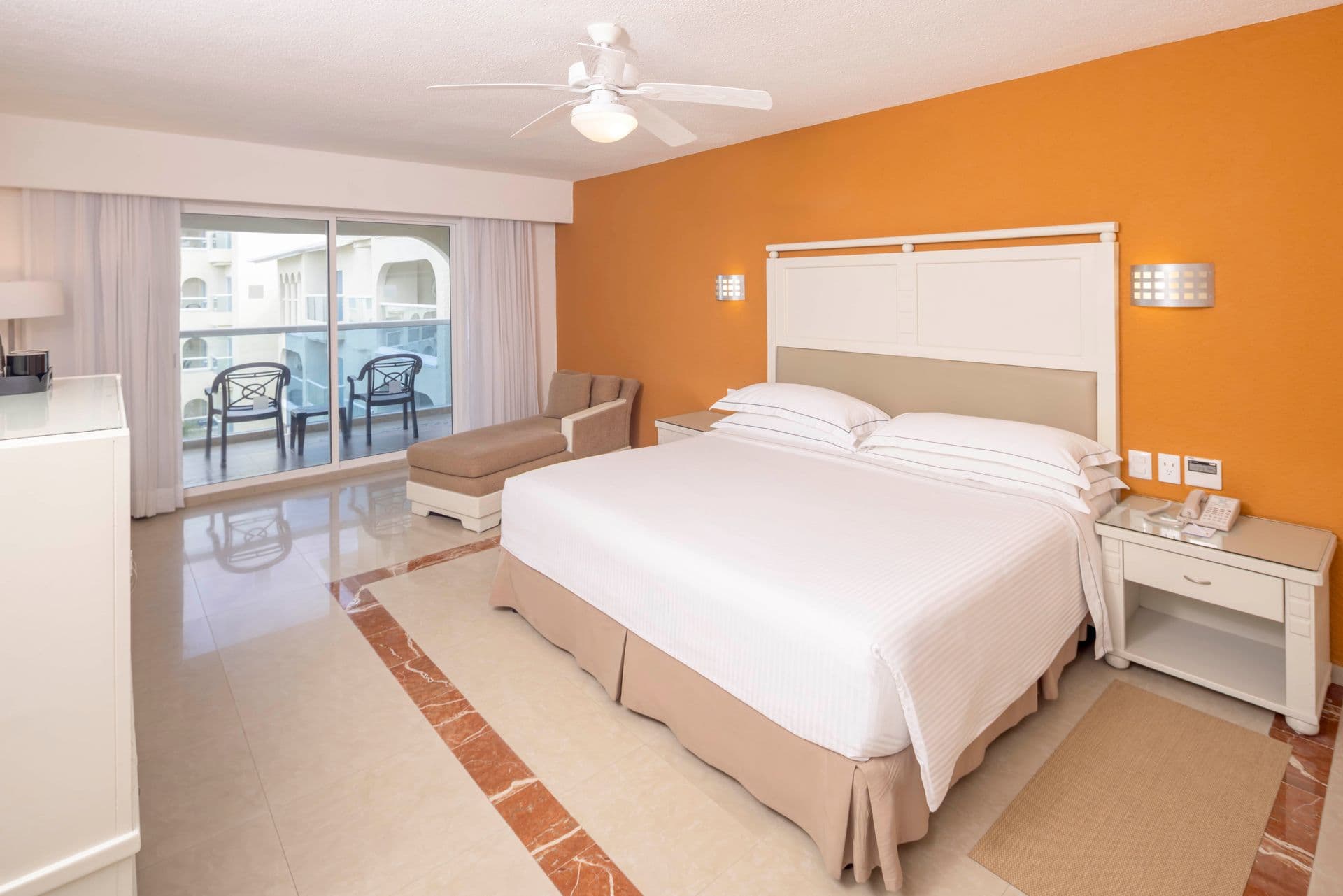 Occidental Costa Cancún Rooms & Suites
