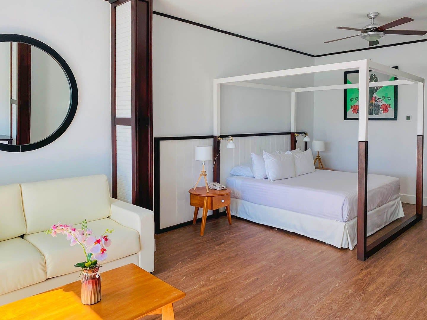 Ocean Blue & Sand Rooms & Suites