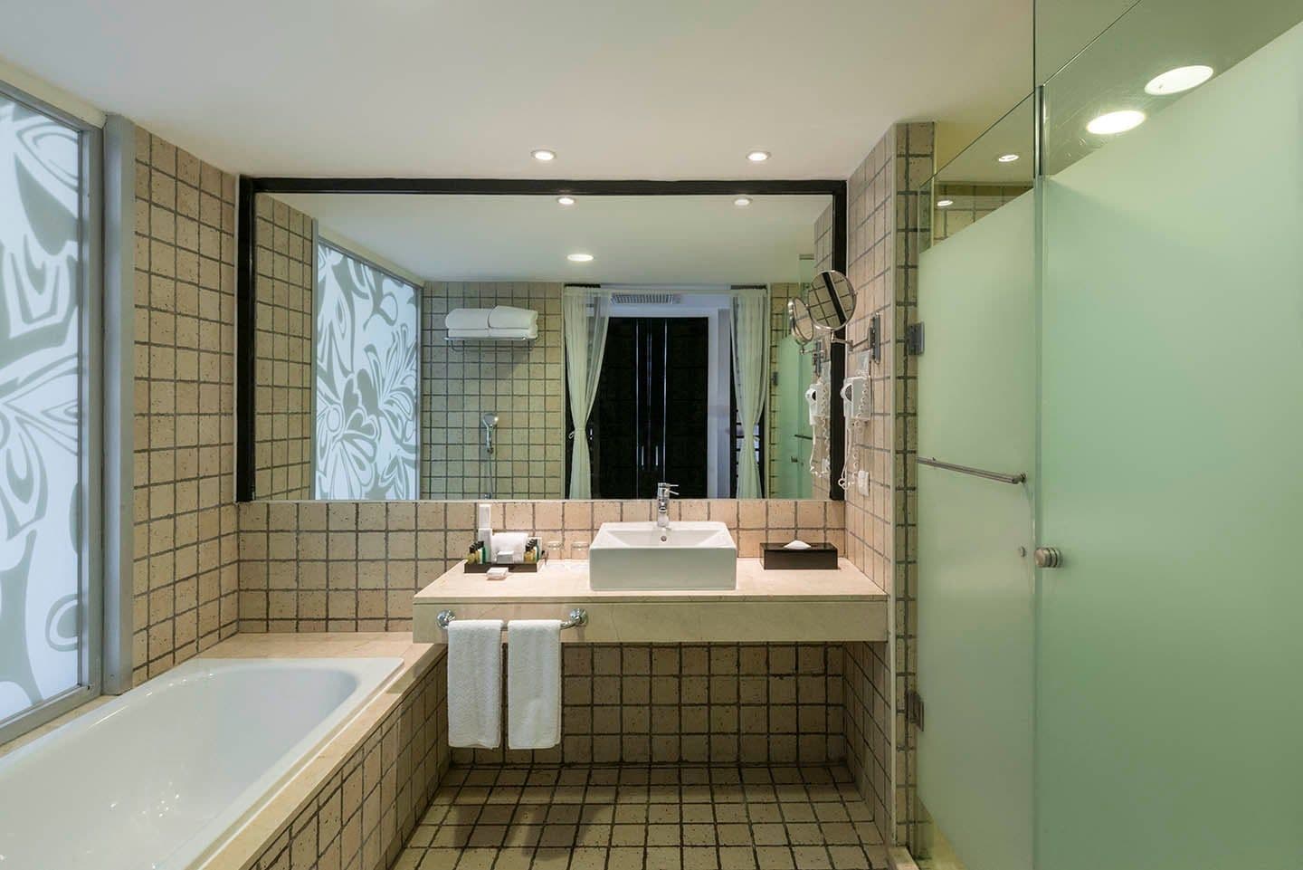 Ocean Coral & Turquesa Rooms & Suites