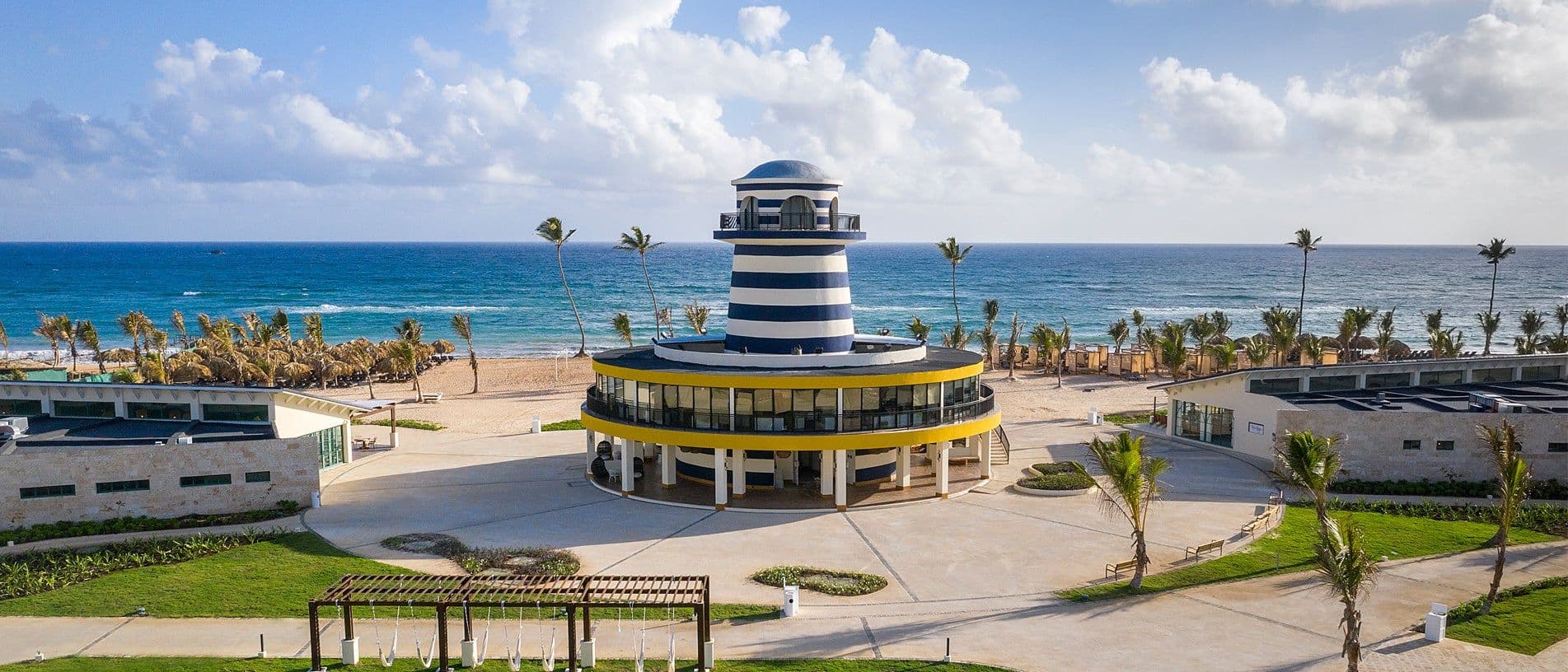 Swimming pool at Ocean El Faro