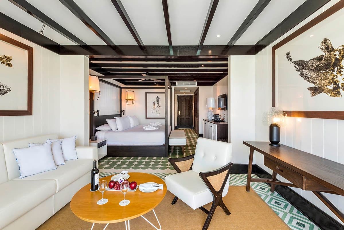 Guest room at Ocean Riviera Paradise