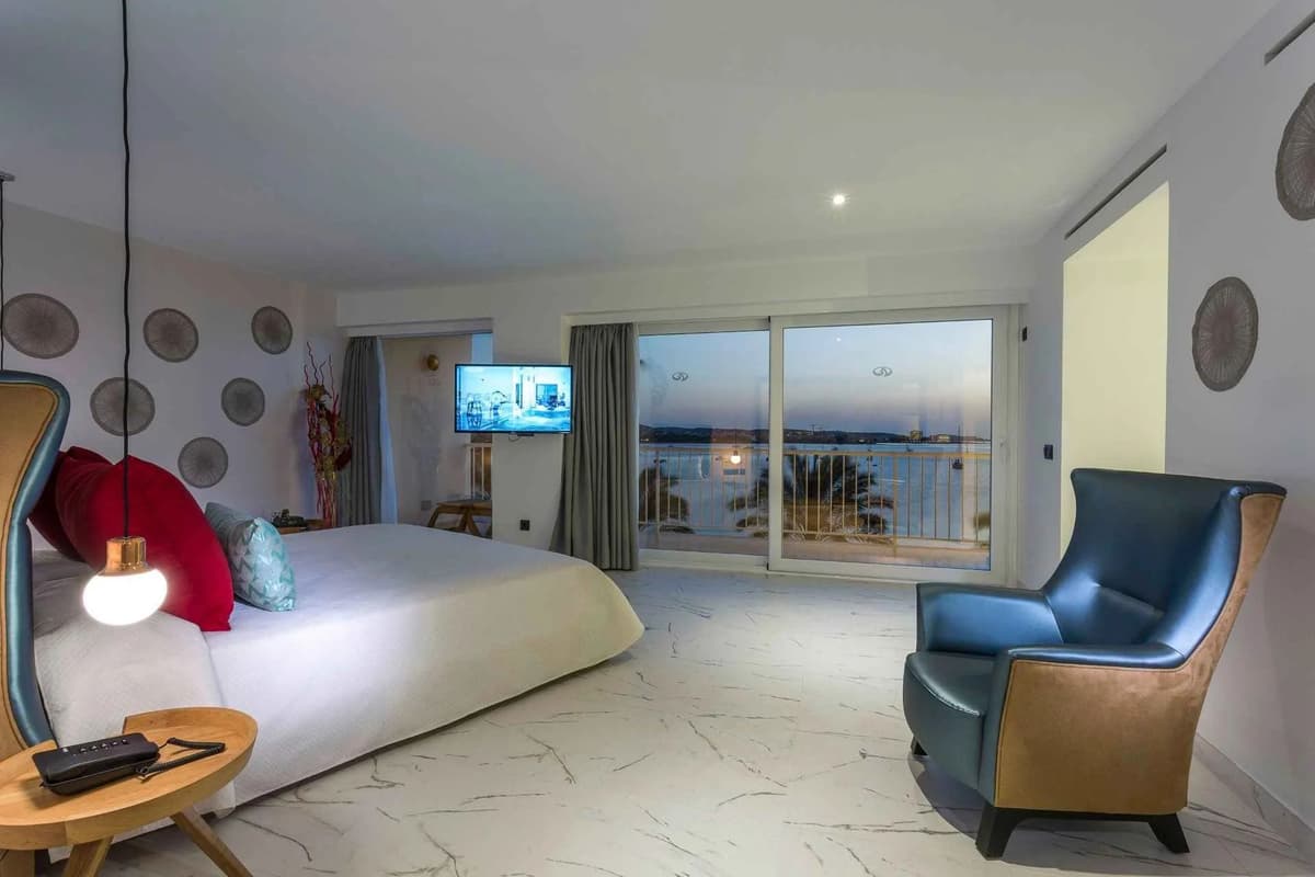 Guest room at Palladium Hotel Palmyra, Trademark Collection