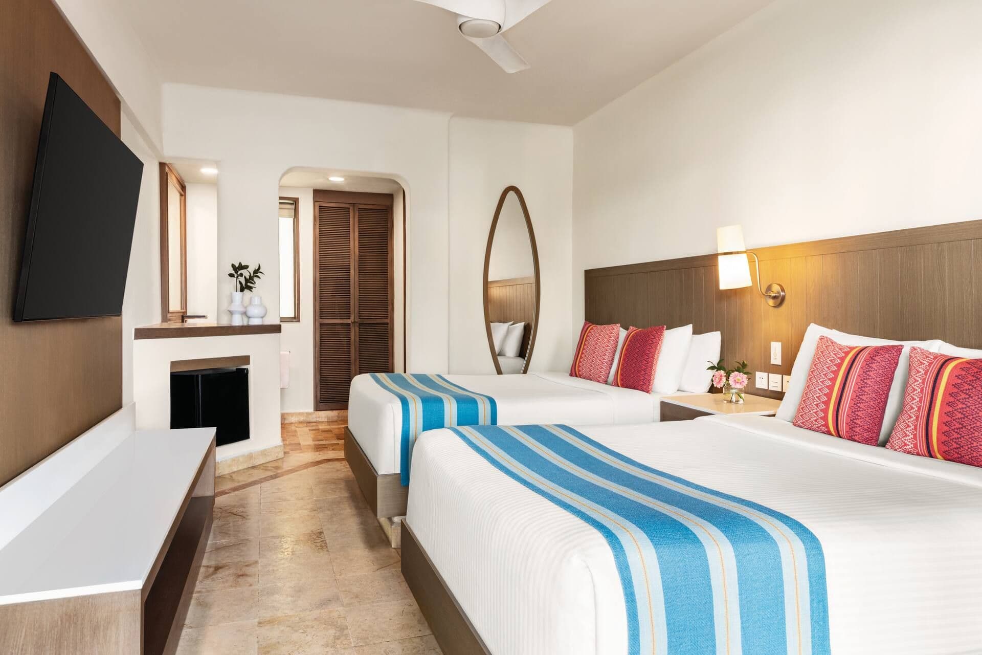 Wyndham Alltra Playa del Carmen Rooms & Suites