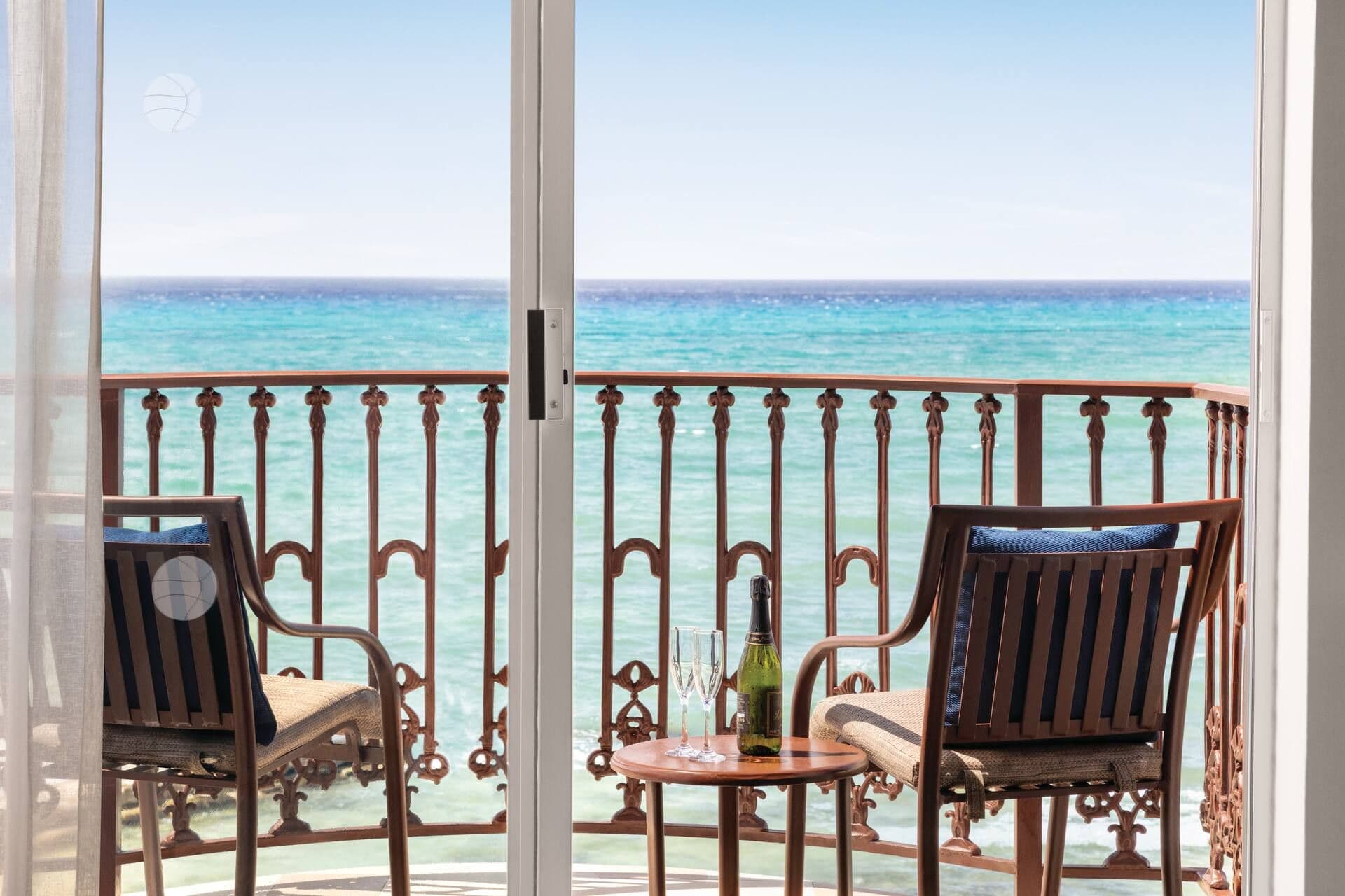 Wyndham Alltra Playa del Carmen Rooms & Suites