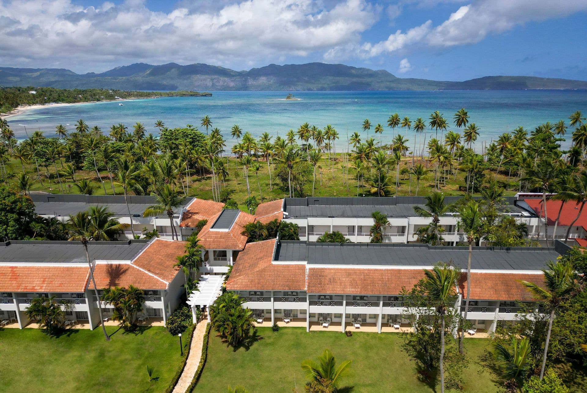 Resort exterior at Wyndham Alltra Samana
