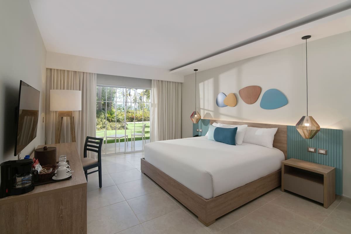 Guest room at Wyndham Alltra Samana