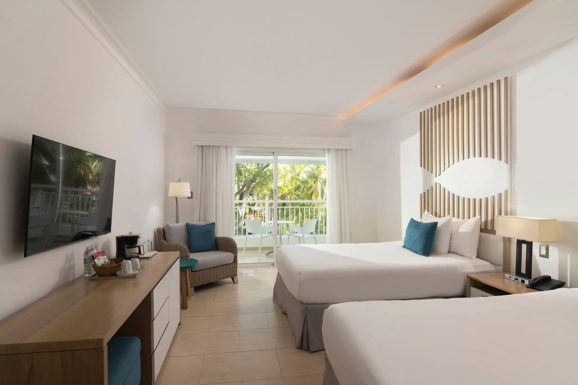 Guest room at Wyndham Alltra Samana