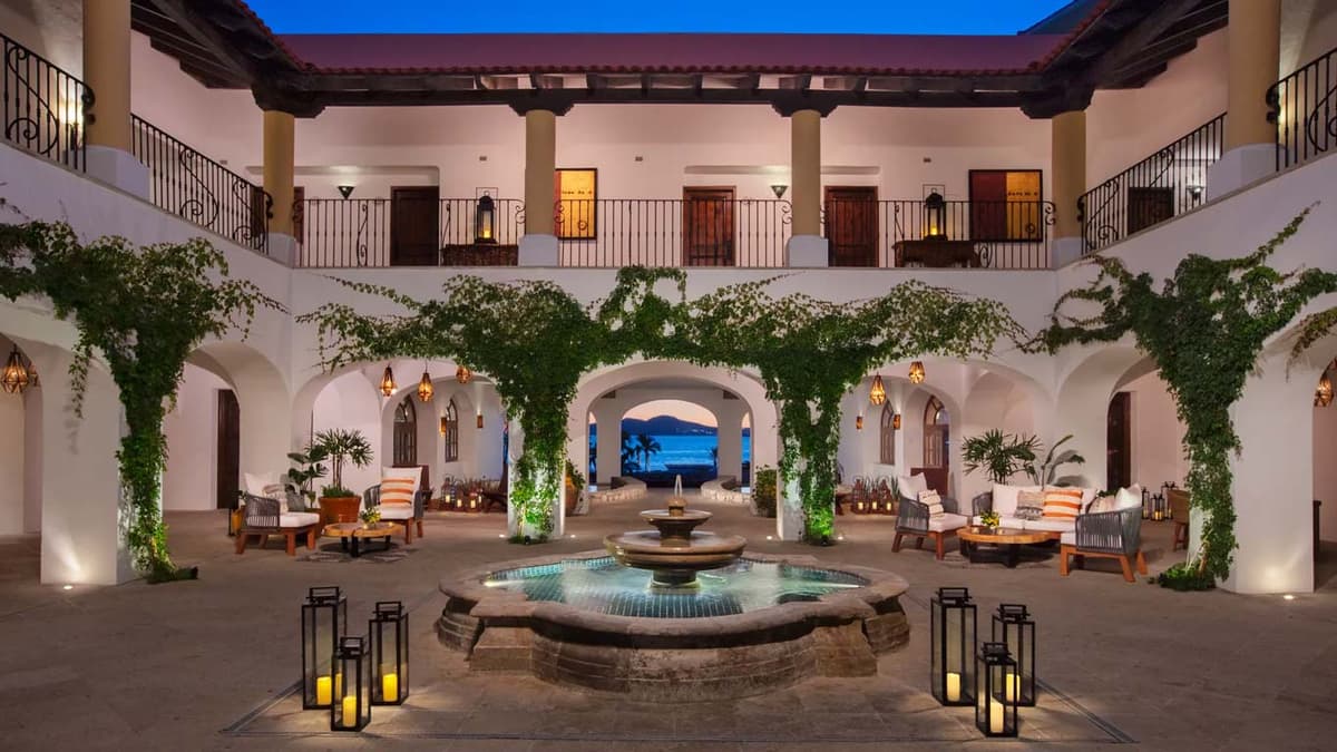 Multi-level infinity pool with panoramic Sea of Cortez views