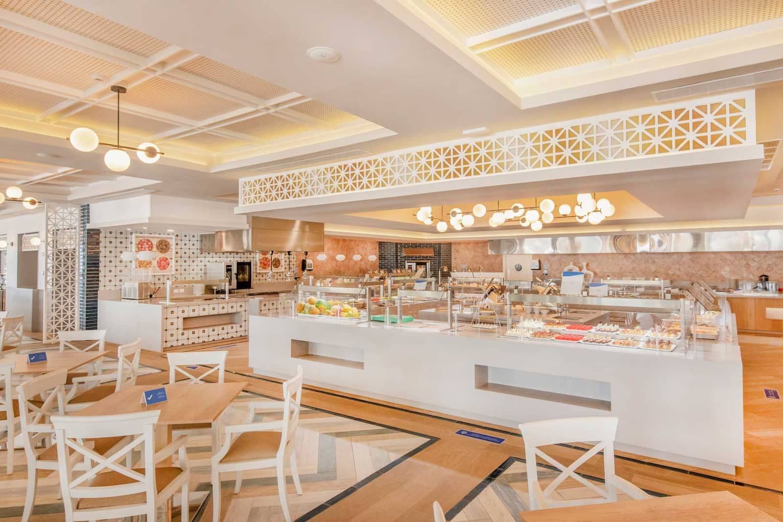 Bahia Principe Grand El Portillo Dining & Restaurants