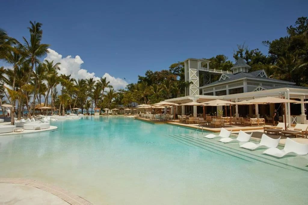 Bahia Principe Luxury Cayo Levantado Pools
