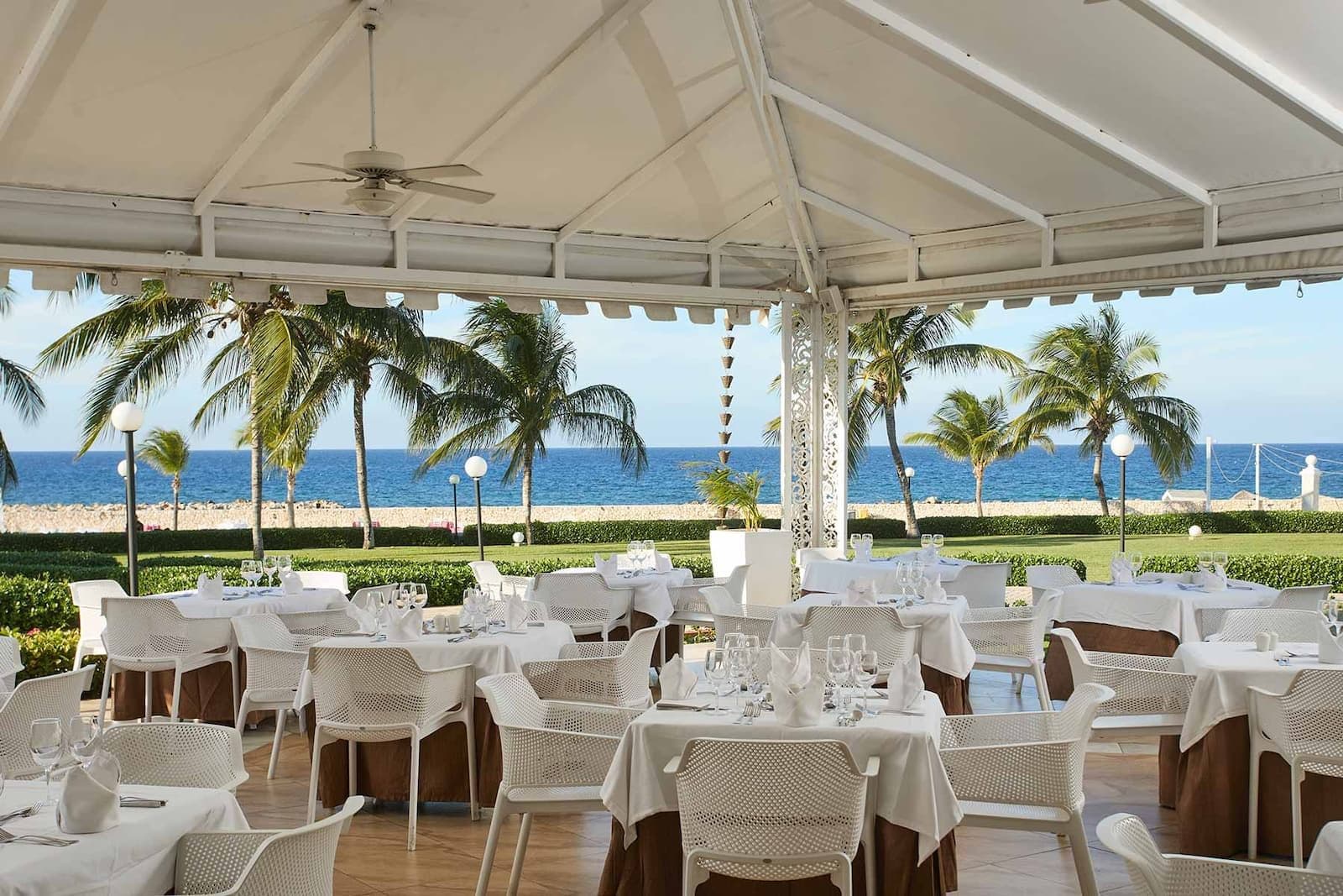 Bahia Principe Luxury Runaway Bay Exterior & Grounds