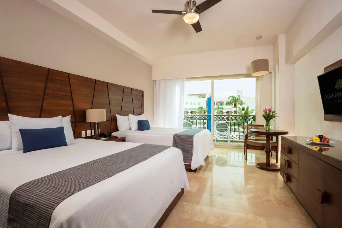 Crown Paradise Golden Puerto Vallarta Rooms & Suites