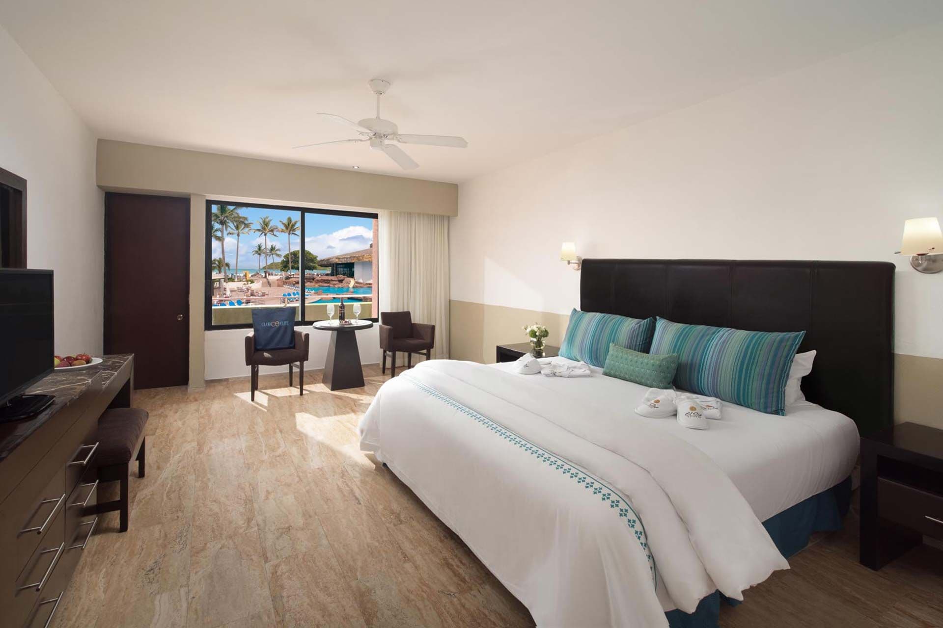 El Cid Castilla Beach Hotel Rooms & Suites