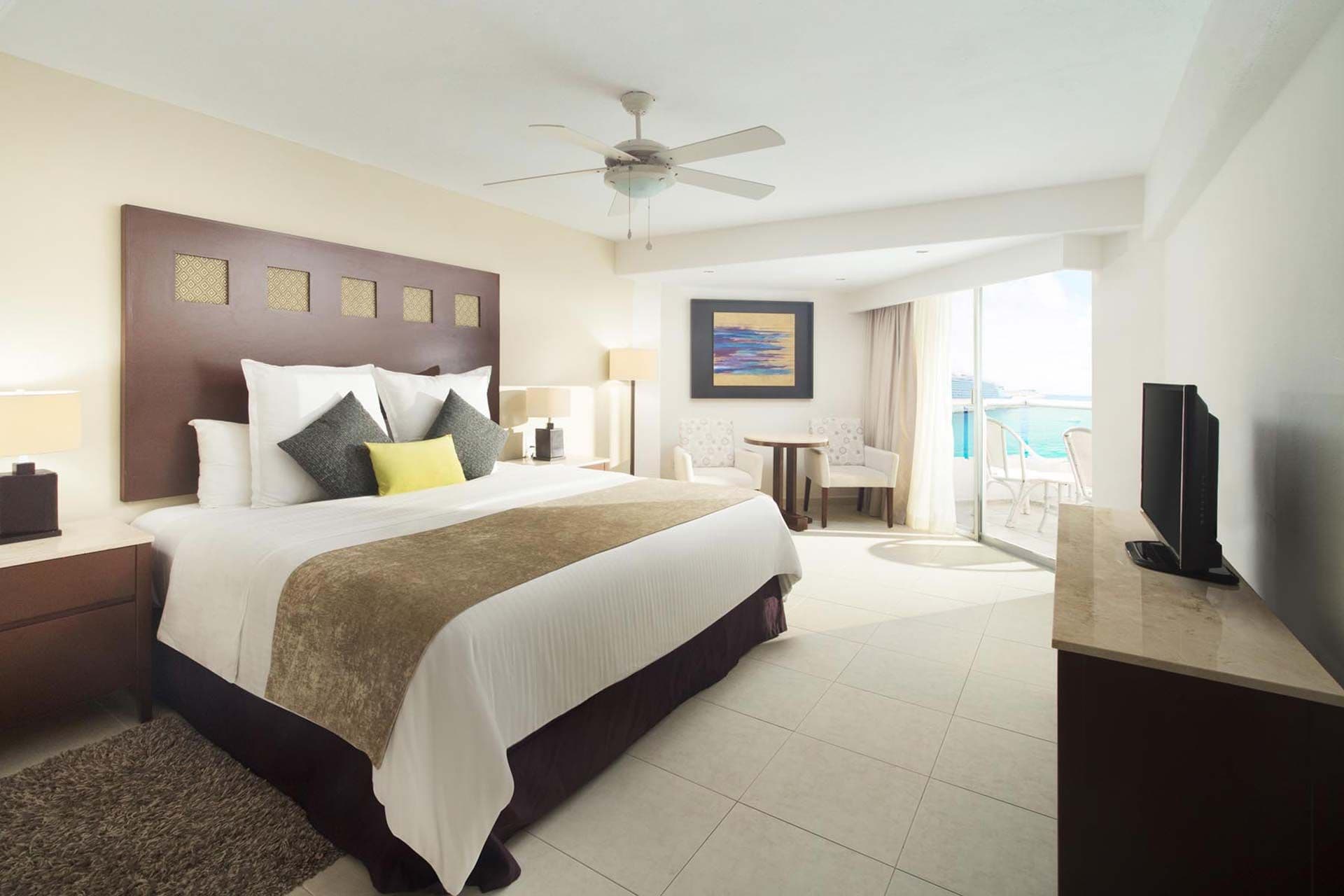 El Cid La Ceiba Beach Hotel Rooms & Suites