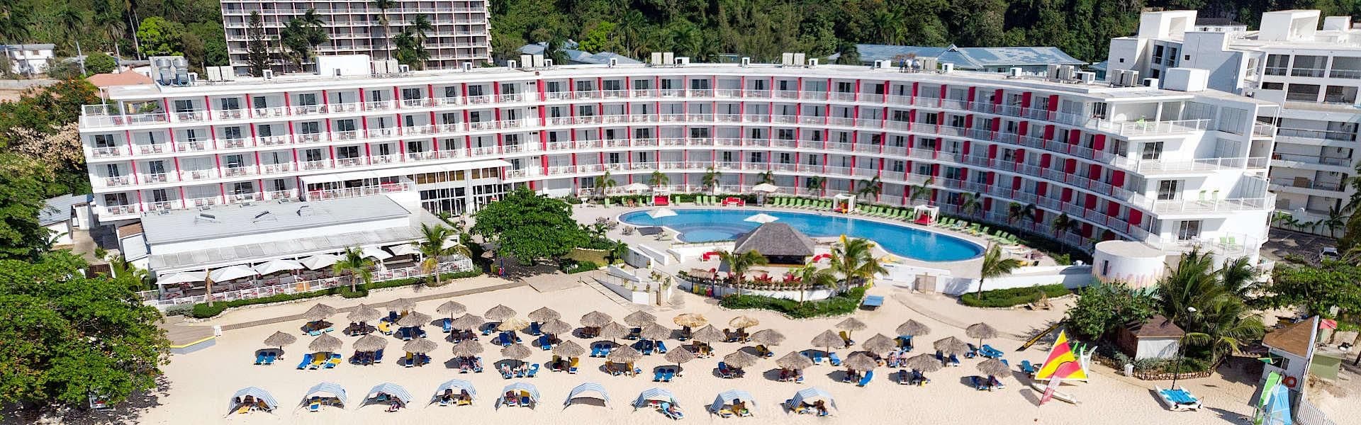 Grand Decameron Cornwall Beach, A Trademark All Inclusive Resort