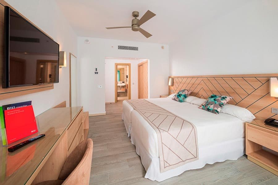 Guest room at Hotel Riu Ocho Rios