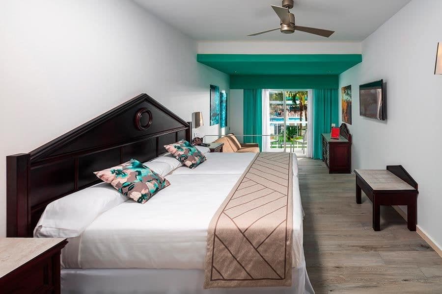 Guest room at Hotel Riu Ocho Rios
