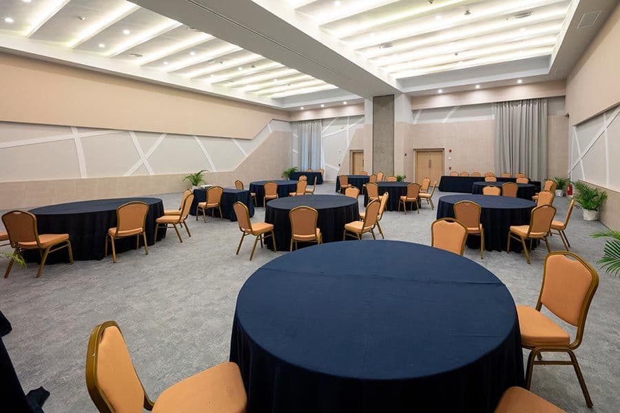 Guest room at Hotel Riu Ocho Rios
