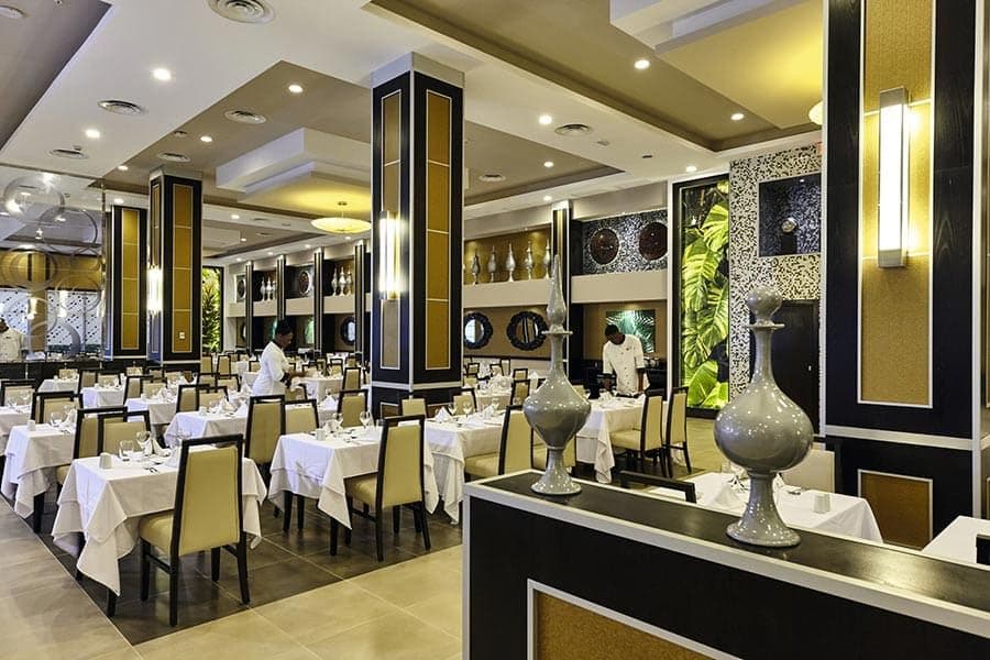 Restaurant at Hotel Riu Palace Paradise Island