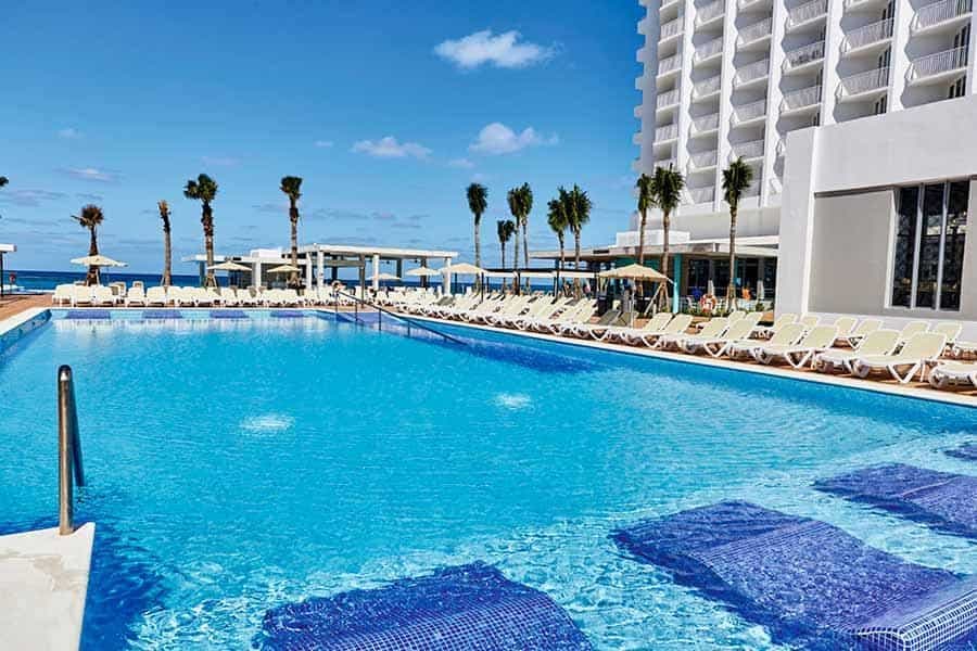 Swimming pool area at Hotel Riu Palace Paradise Island