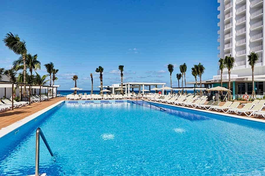 Swimming pool area at Hotel Riu Palace Paradise Island