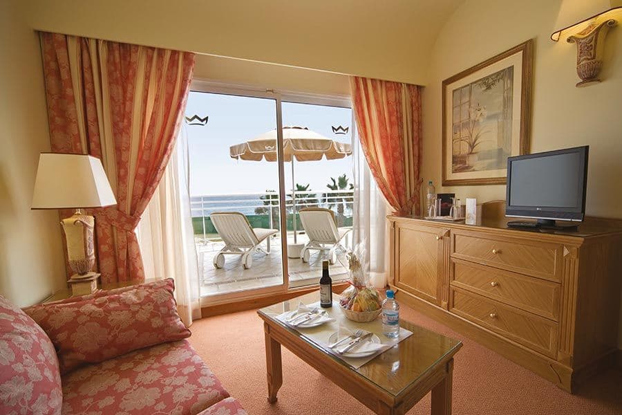 Guest room at Hotel Riu Palace Tres Islas