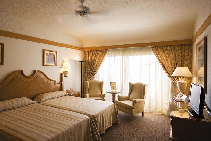 Guest room at Hotel Riu Palace Tres Islas