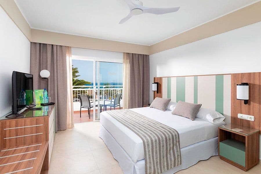 Guest room at Hotel Riu Paraiso Lanzarote