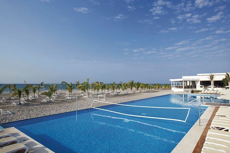 Swimming pool at Hotel Riu Playa Blanca