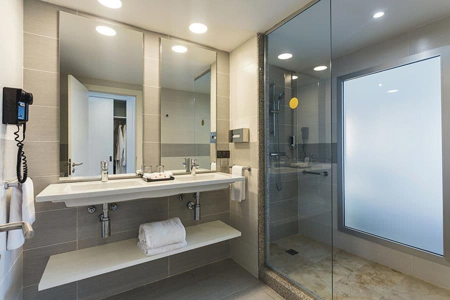 Guest room at Hotel Riu Republica