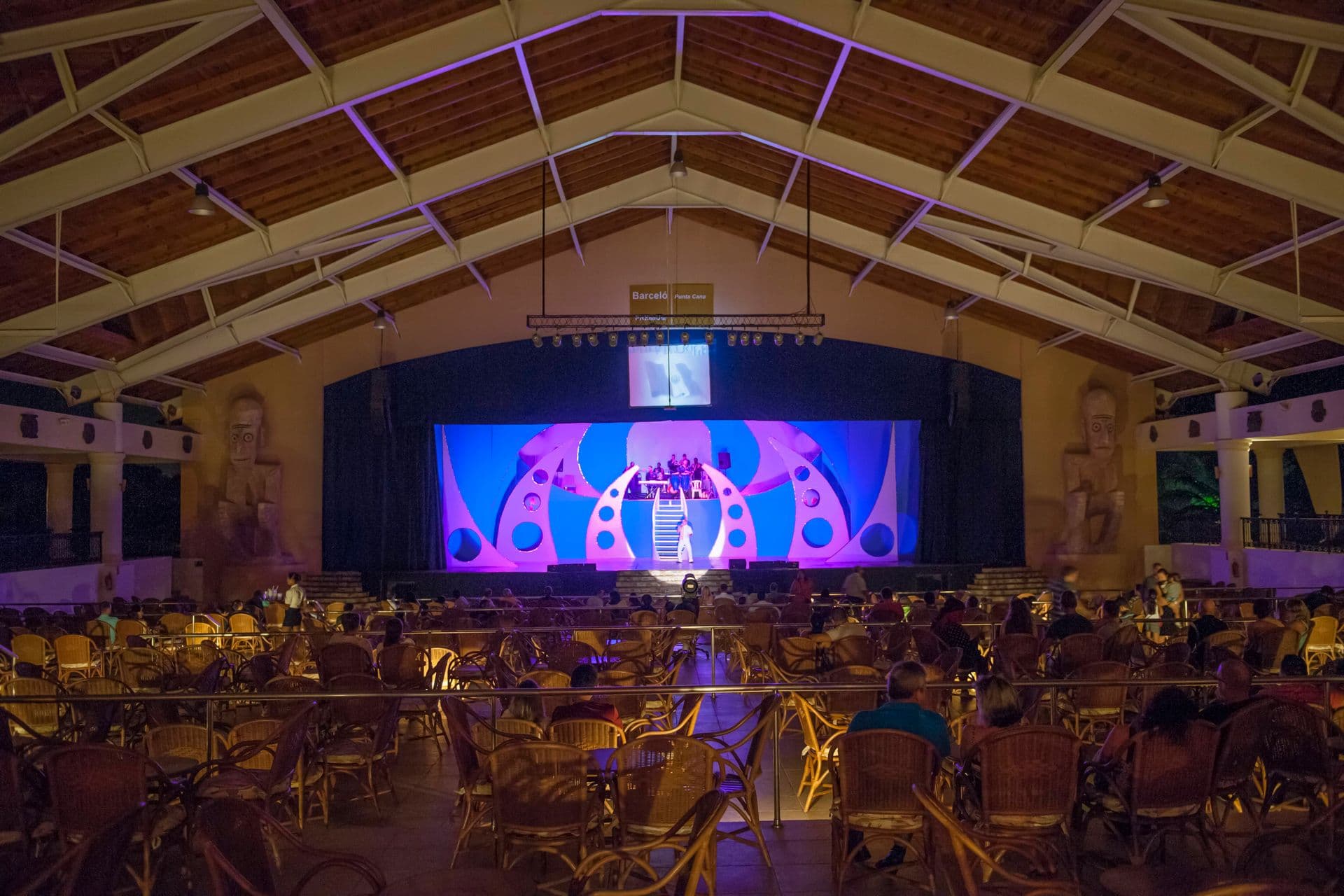 Activities & entertainment at Occidental Caribe