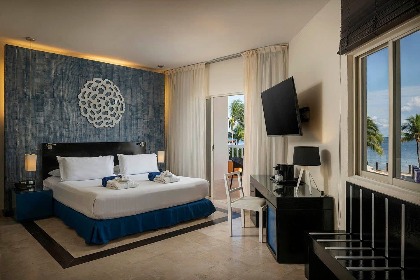 Ocean Maya Royale Rooms & Suites